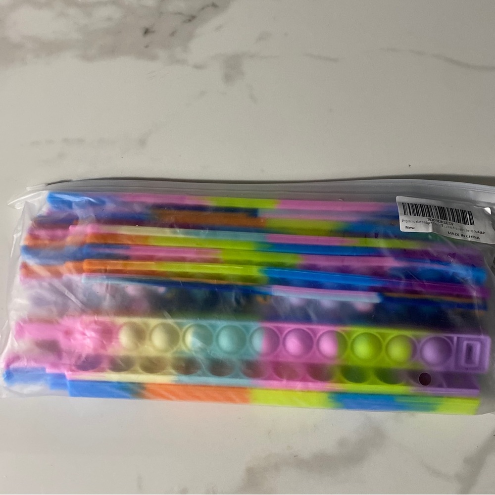 18 Piece Pop Fidget Bracelets Multicolored - Picture 3 of 3